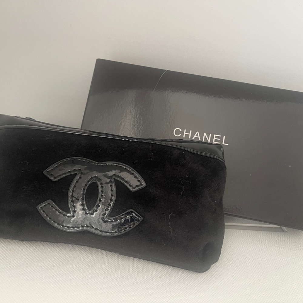 NEW Chanel Velour Makeup Bag/Pouch Beauty Gift